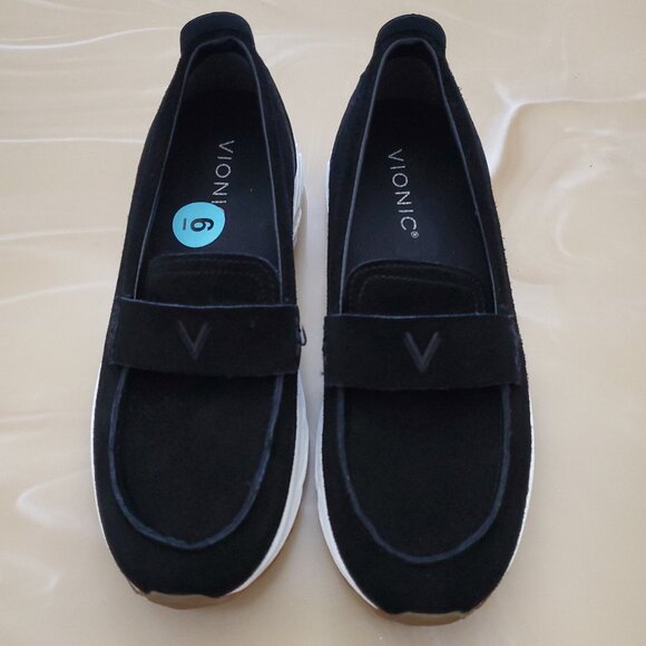 Vionic Women's 23Walk Roam Loafer in Black Suede Size 6 - Picture 2 of 12